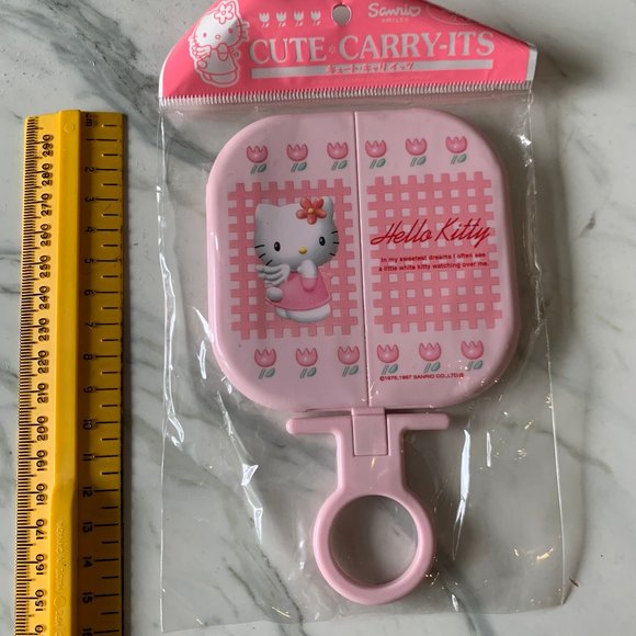 HELLO KITTY TABLE TOP FLIP OPEN CARRY SIZED MIRROR - Picture 1 of 6